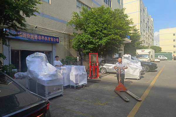  云顶国际科技-美东汇成医疗自动化设备今日交付